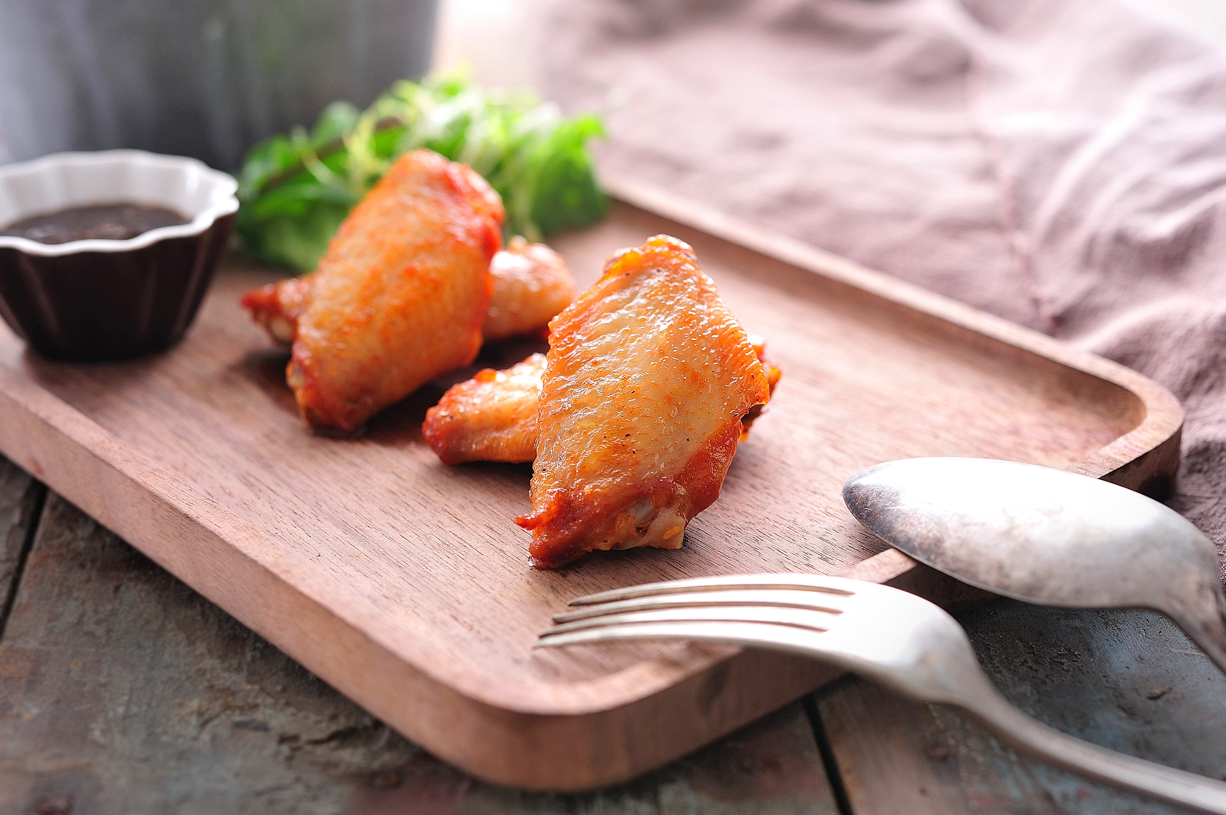 政策：引导电商主体到乡村布局；新葡的京集团3512vip发展：加码“熟食化”战略